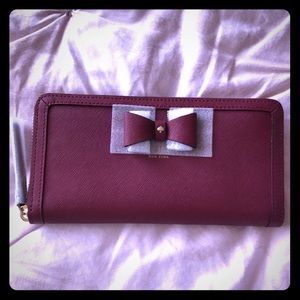 - NWOT Kate spade Wallet.